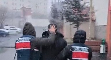 Firari hükümlüler yakayı ele verdi!