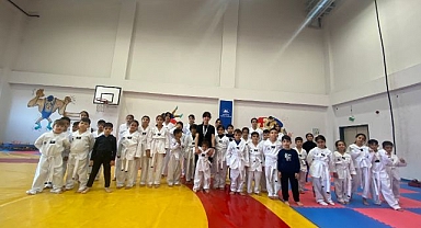 Geleceğin taekwondocuları yetiştiriliyor