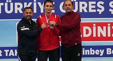 Güreşte Türkiye Şampiyonu oldu