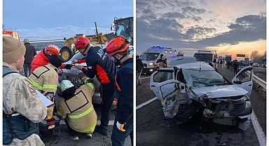 İki araç birbirine girdi! Ortalık savaş alanına döndü