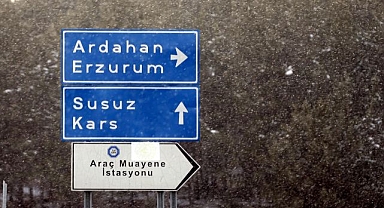 İlçe yoluna kar ve tipi engeli