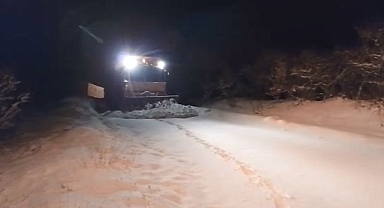 Kapanan yolları açma çalışmaları sürüyor