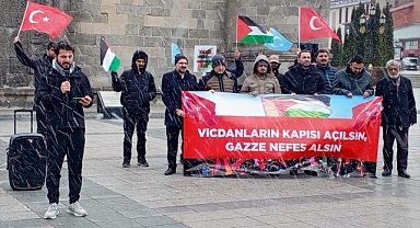 Kar altında sessiz yürüyüş...