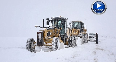 Kardan kapanan yollar açılmaya başlandı