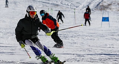 Kayakseverler Palandöken'e akın etti