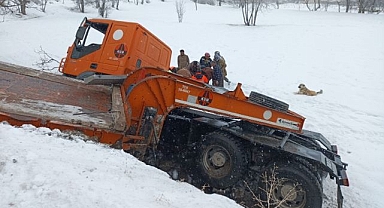 Kaygan zemin kazaya yol açtı! 