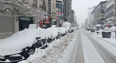 Kentte uçak seferleri iptal edildi