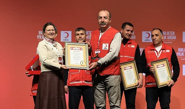 Kızılay Erzurum Teşkilatına 3 ödül