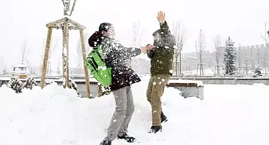 Mevsimin ilk kar tatili haberleri geldi! 12 ilde eğitime ara