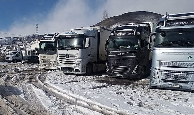 O yol saatlerce kapalı kaldı!