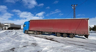 O yol saatlerce kapalı kaldı!