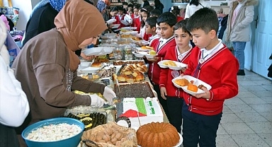 Öğrenci annelerinden Filistin'e destek kermesi 