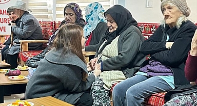 Öğrencilerden huzur evine ziyaret