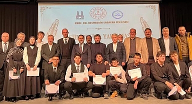 Öğrencilerden şiir ziyafeti