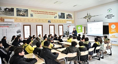 Öğrencilere depreme karşı hayat kurtaran eğitim