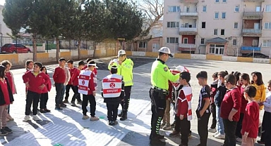 Öğrencilere trafik güvenliği eğitimi