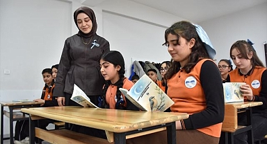 Öğrencilerinin yazdığı şiirler acılara tercüman oldu