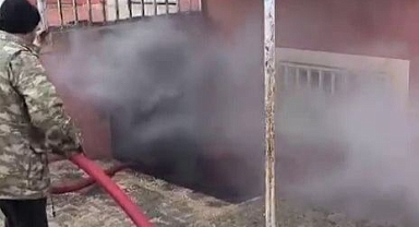 Okulun bodrum katında korkutan yangın