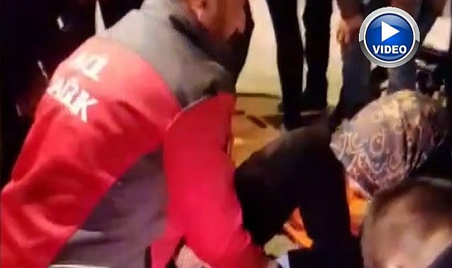 Otomobille motosiklet çarpıştı!