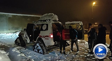 Paletli Ambulans karlı arazide hayat kurtardı
