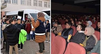 Polisler çocuklara sinema keyfi yaşattı