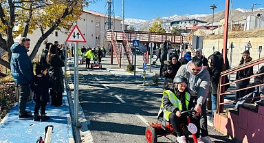 Polisler unutulmaz bir gün yaşattı