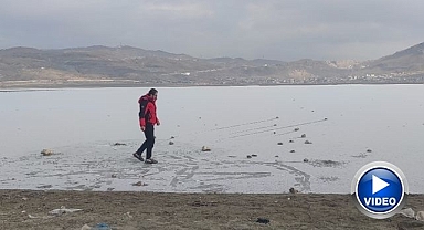 Sibirya soğuklarında göller dondu!