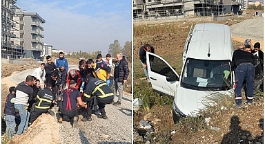 Su kanalına düşen araçta mahsur kaldı!