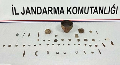 Tarihi eserler jandarmaya takıldı