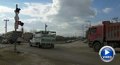 Trafik kilitlendi! Sürücülerin zor anları!