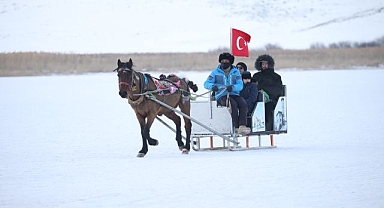 Turistik Doğu Ekspresi kenti şenlendirdi