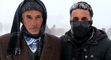Türkiye'nin en soğuk yeri Erzurum oldu! Çeşmeler buz tuttu   