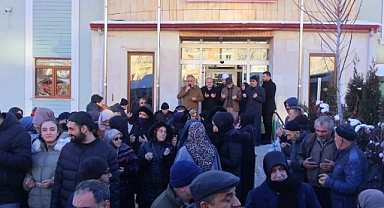 Umre yolcuları dualarla uğurlandı