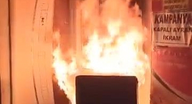 Yanan işletmenin yardımına esnaf yetişti