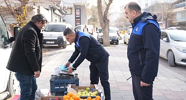 Zabıta ekiplerinden pazar denetimi   