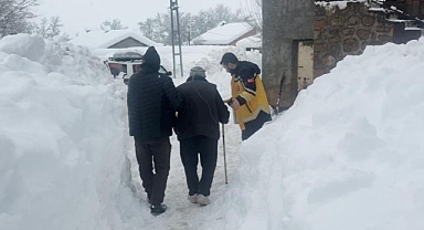 1,5 metre karda hayat kurtaran müdahale!