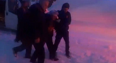 5 saat süren çalışma sonuç verdi! Yaşlı adam hastaneye ulaştırıldı