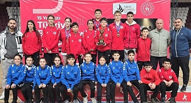 Badminton rüzgarı estirdiler