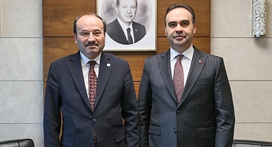 Bakan'dan Erzurum'a fabrika istedi!