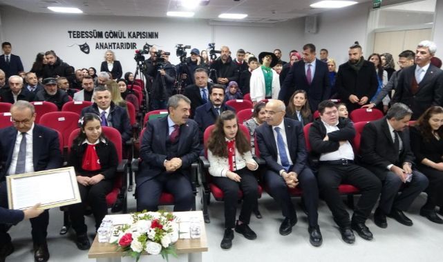 Bakan Tekin özel öğrencilerle buluştu