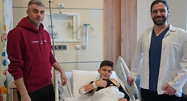 Kemikleri çıkarılıp tekrar takıldı