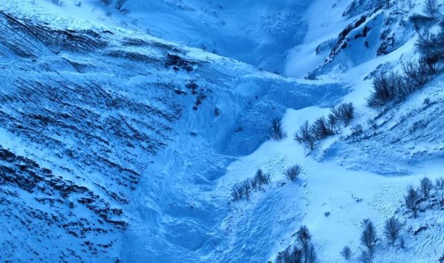 Çalışmalara ara verildi: Bölgede çığ tehlikesi sürüyor