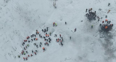 Çığ bölgesi havadan böyle görüntülendi!