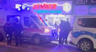 Çıkan kavgada bıçaklar çekildi!