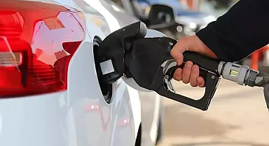 Depoları doldurun! Akaryakıta çifte zam geliyor