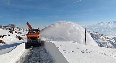 Doğu'da 157 yerleşim yerine ulaşım sağlanamıyor