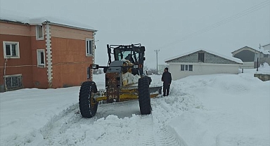 Doğu'da 225 yerleşim yerine ulaşım sağlanamıyor