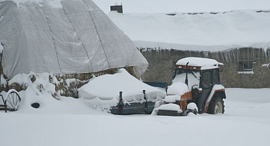 Doğu'da binlerce yerleşim yerine ulaşım sağlanamıyor