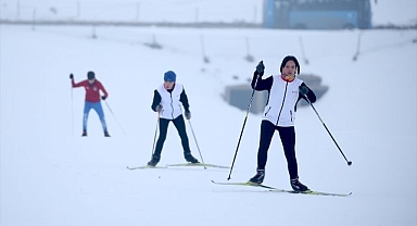 Dondurucu soğukta şampiyonalara hazırlanıyorlar
