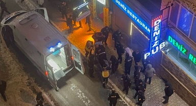 Eğlence mekanında bıçaklı ve sopalı kavga